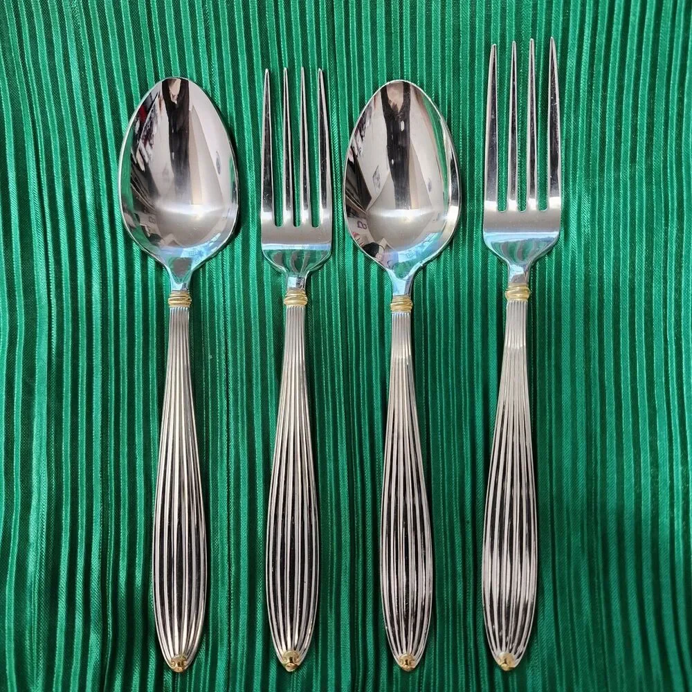 Reed & Barton GOLDEN JUBILEE 18/8 Stainless Steel 2 Soup Spoons 2 Dinner Forks